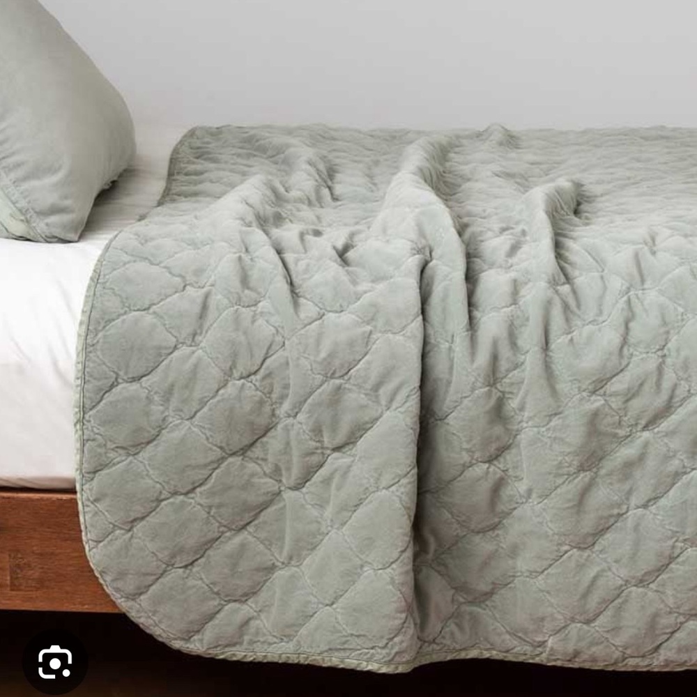 Bella Notte Harlow Coverlet, Queen Size